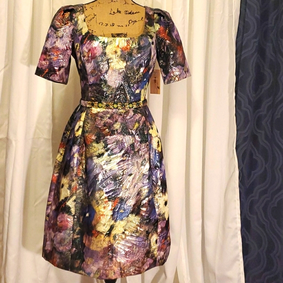 Teri Jon Dresses & Skirts - Hello classic holiday very beautiful designer